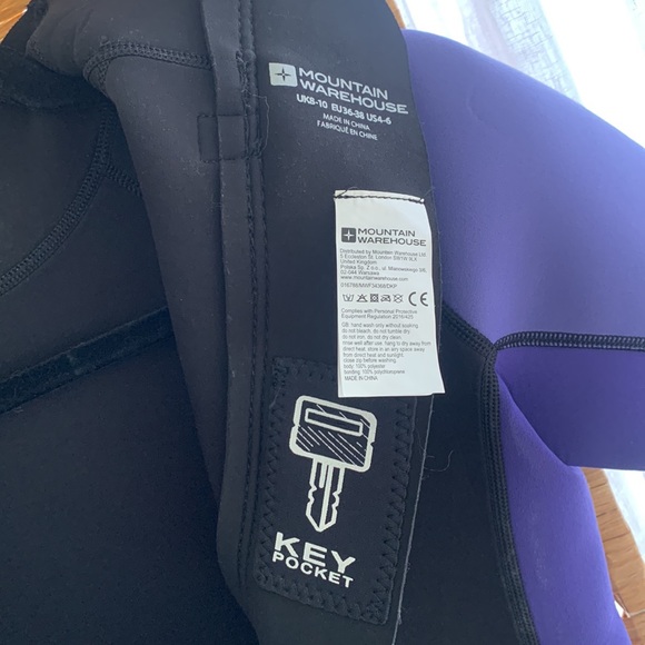 Mountain warehouse - shorty wetsuit 2.5/2mm - size US 4-6 - never been worn - Picture 6 of 6